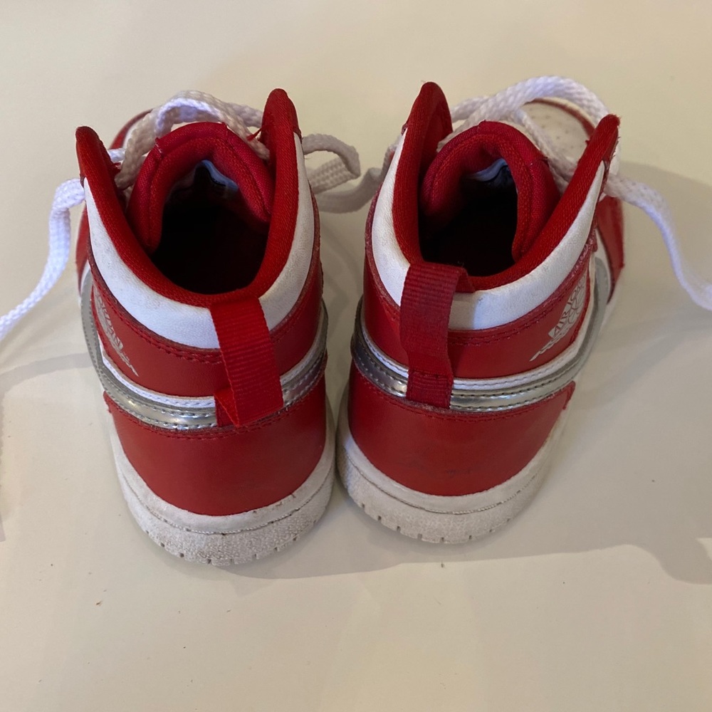 Nike | Toddler High Top Air Jordans | EUC | Sz 9C - Picture 2 of 6